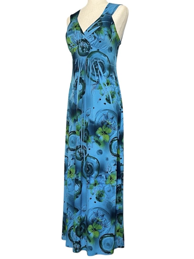 The Oversized Blue Dress Of The La Brand Belonging To The Y2k Collection
